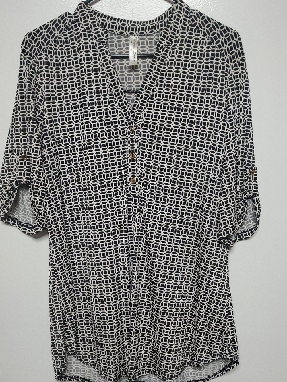 Black & White Geometric V-Neck Roll-Sleeve Women's Top